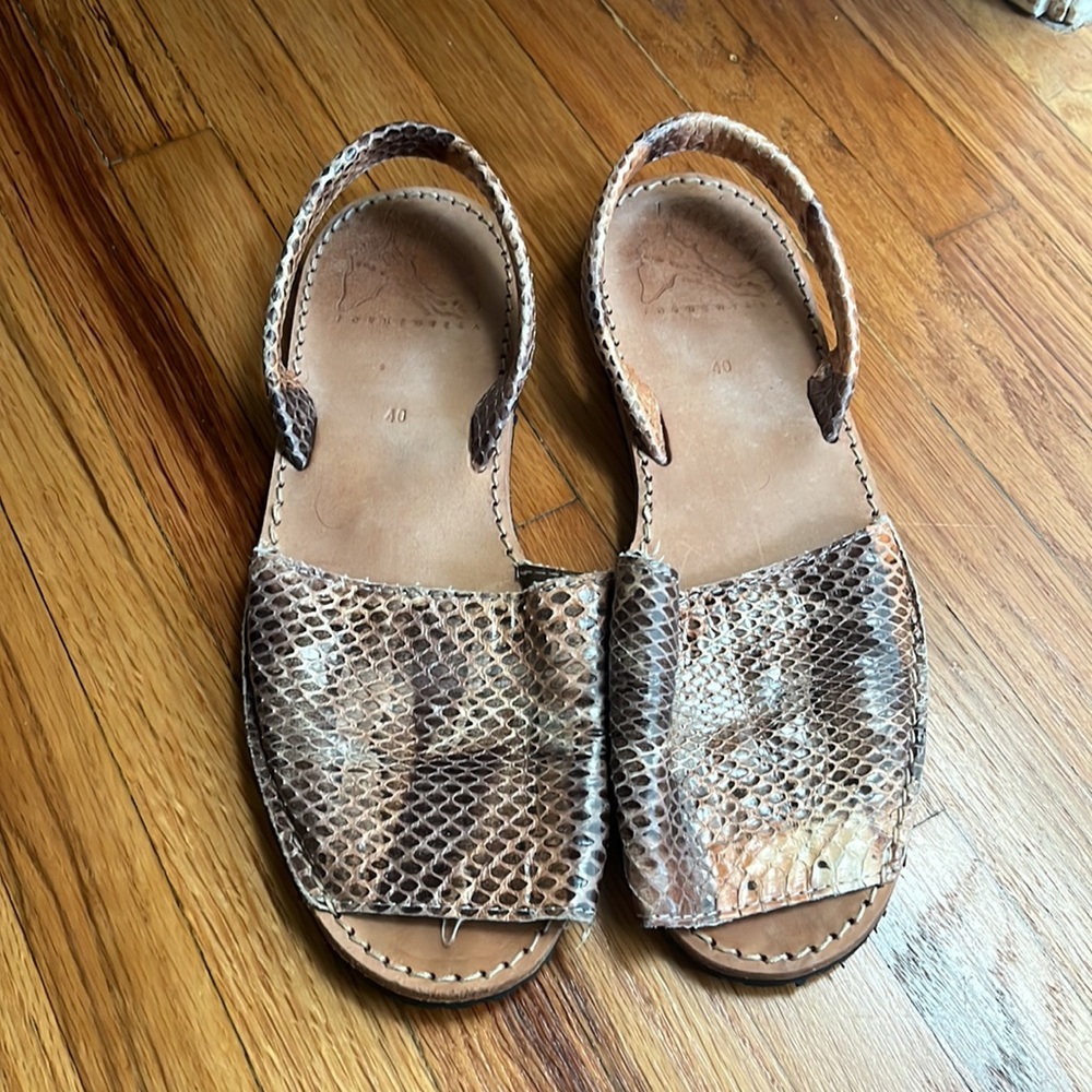 GUC Ishvara snakeskin Sandal
